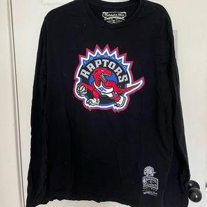 Mitchell & Ness Throwback Raptors Long Sleeve